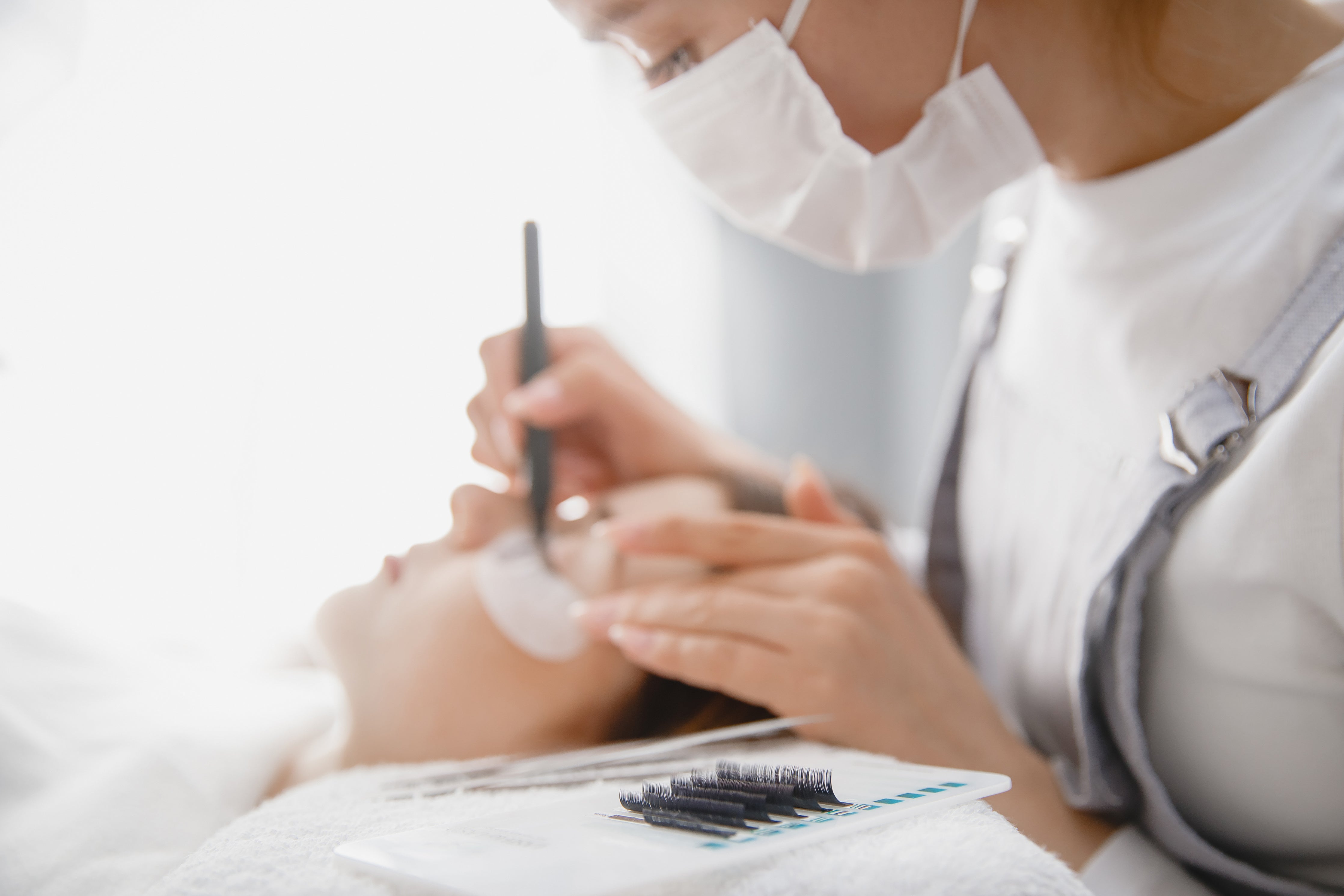 What to Look for in Finding the Right Lash Extension Bed Cartel Lash