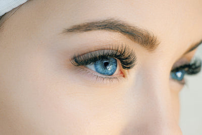 8 Useful Hacks That Will Upgrade Your Client’s Lashes