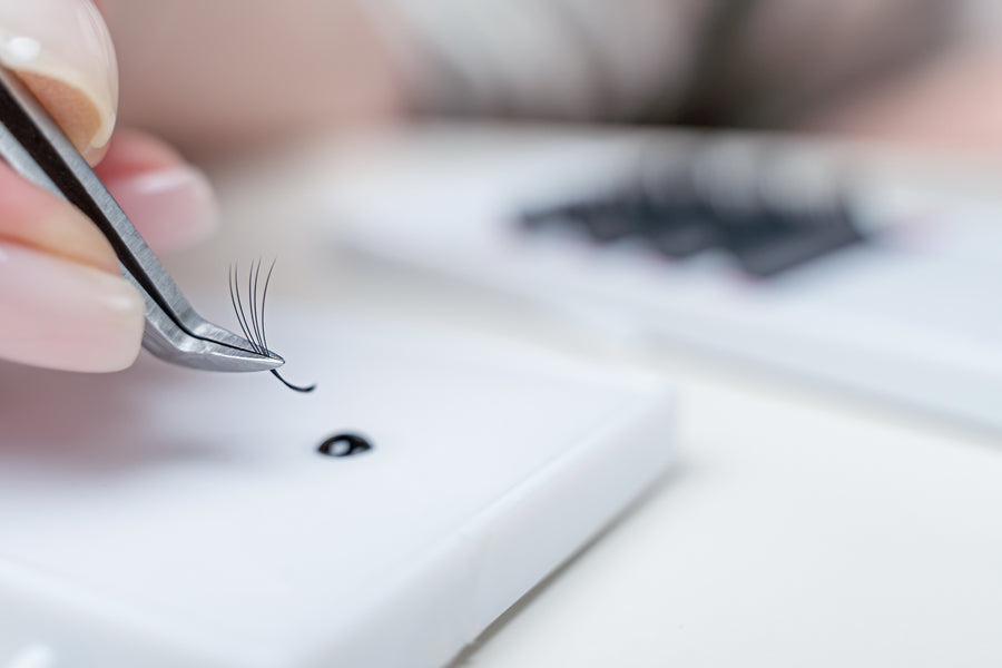 Top 6 Lash Adhesives for Winter 2021