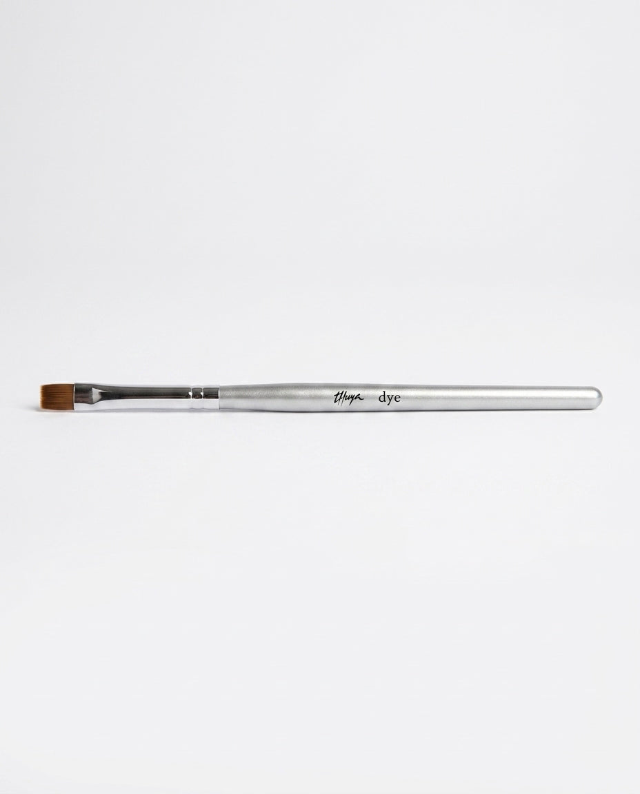 Thuya Dye Applicator Brush with silver handle and flat brown bristles