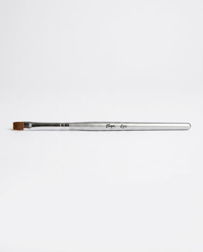 Thuya Dye Applicator Brush with silver handle and flat brown bristles